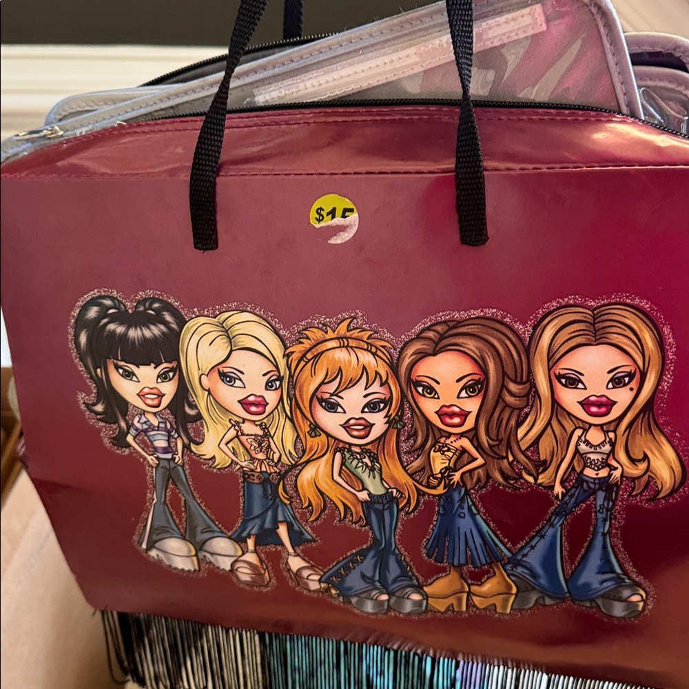 Bratz zippered case full of Dolls